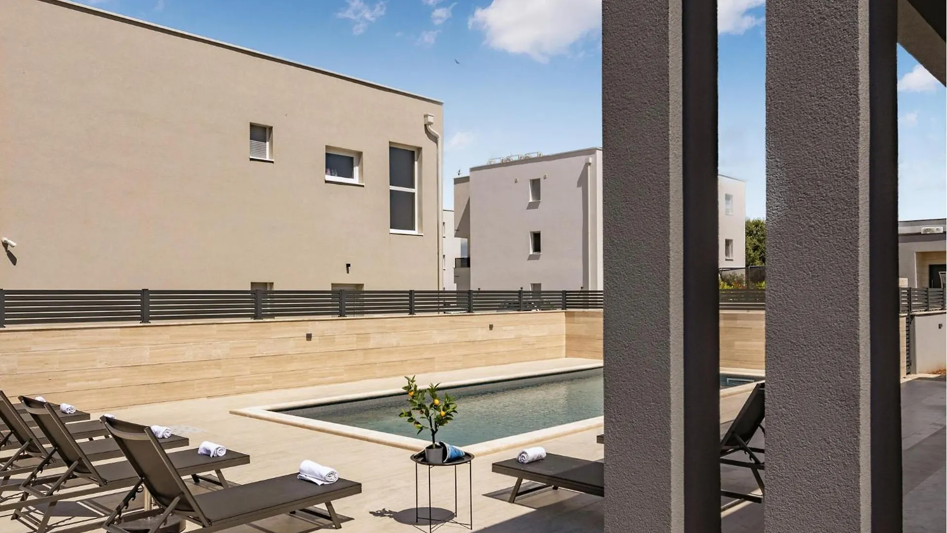 Awesome Home In Nin With House Sea View