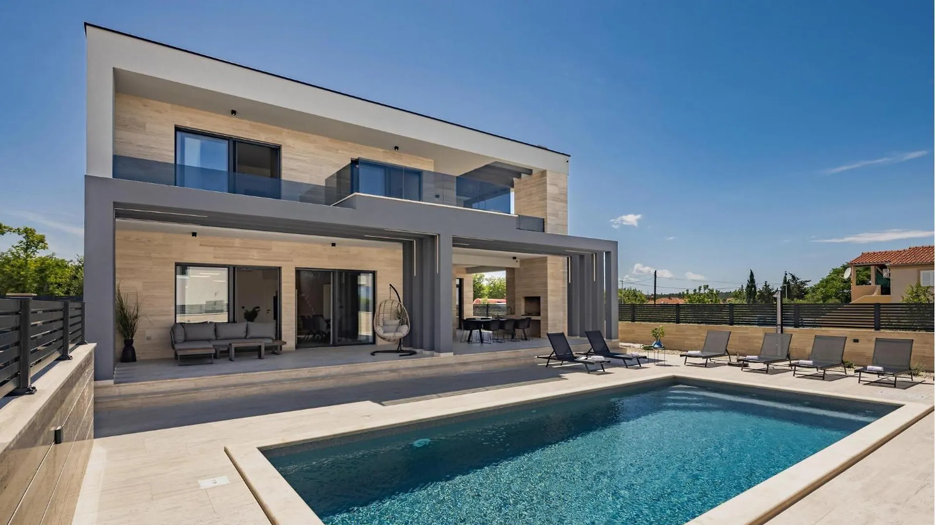 Awesome Home In Nin With House Sea View