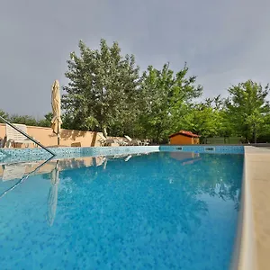 Ferienhaus Mobile Grbe, Nin